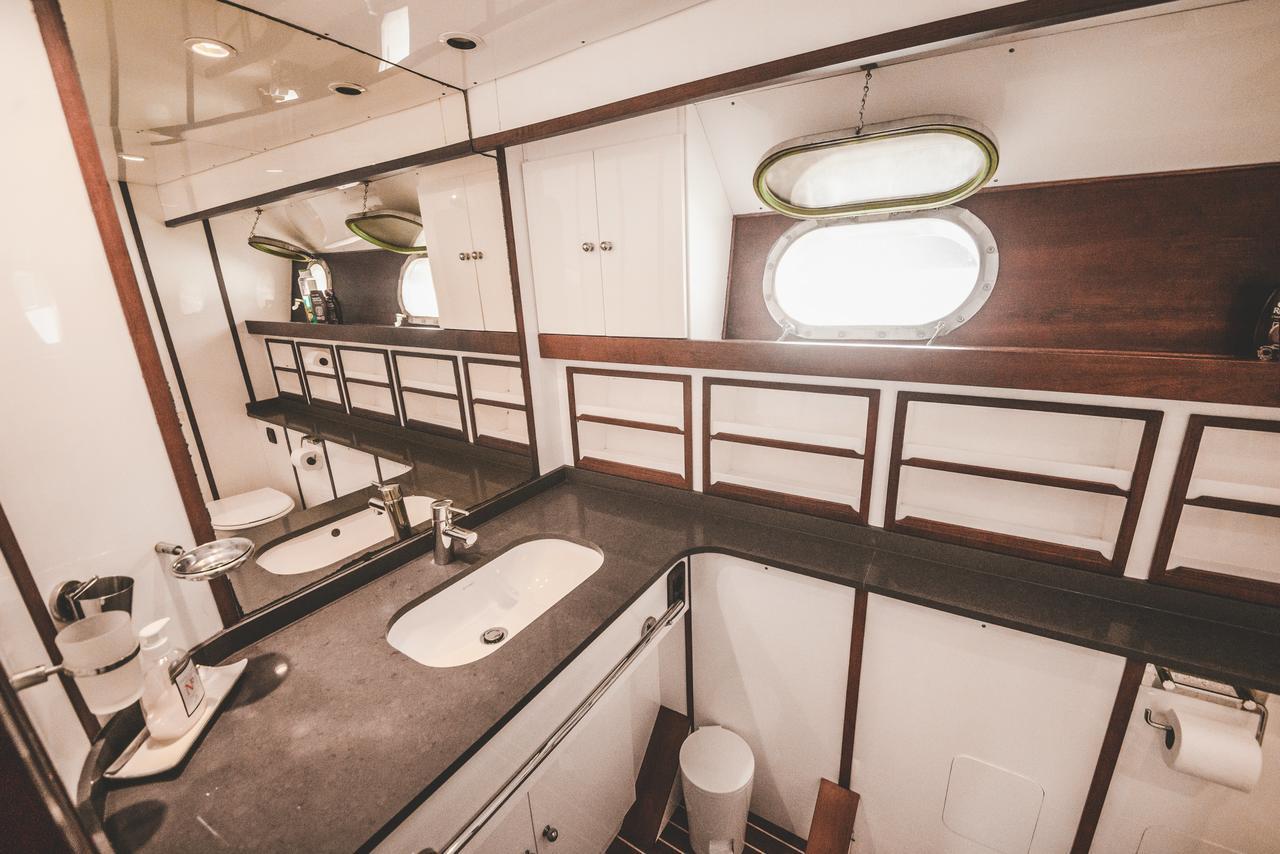 Motor Yacht Boatel * Barcelone