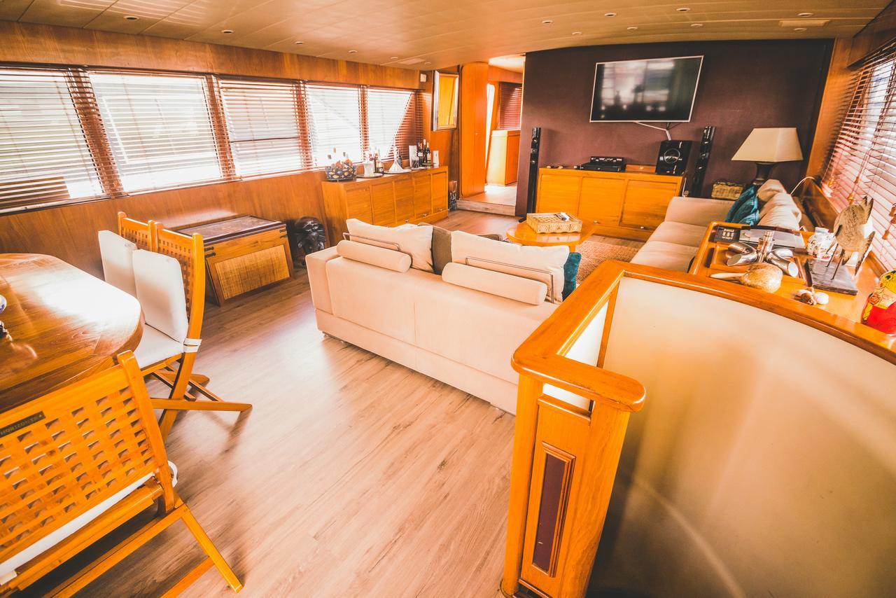 Motor Yacht Boatel * Barcelone