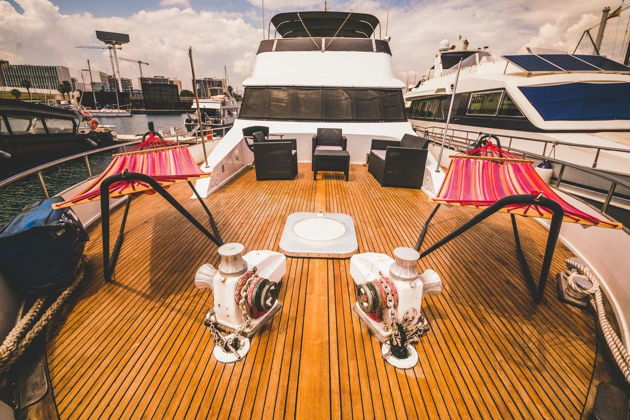 Motor Yacht Boatel Botel *