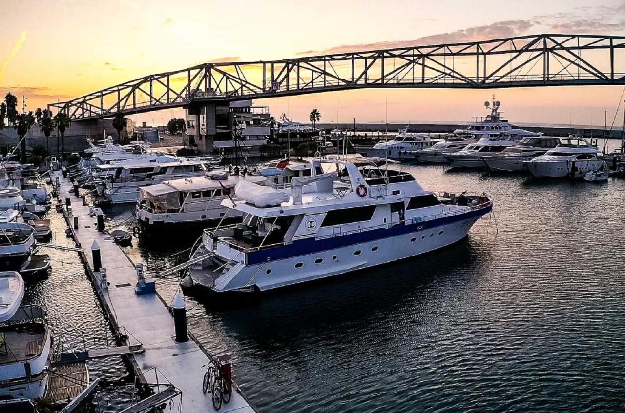 Motor Yacht Boatel Barcelone
